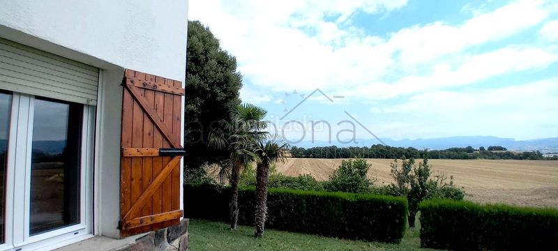 Foto b5ee4d3f-dc60-48c4-a176-ef74207a88fd. Casa amb calefacció aparcament a Gurb