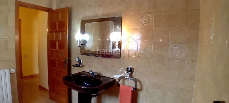 Foto c82d24da-95a4-4dcd-830c-ee15eb7efafc. Casa amb calefacció aparcament a Gurb