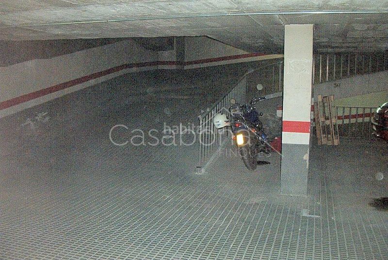 Foto 2b9a5687-711c-47a4-a581-ce316b377c5c. Aparcament cotxe a Raval Barcelona
