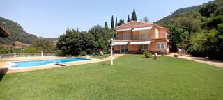 Casa a Tagamanent. Tagamanent, casa chalet con piscina, jardin, 4 habitaciones, 3 b