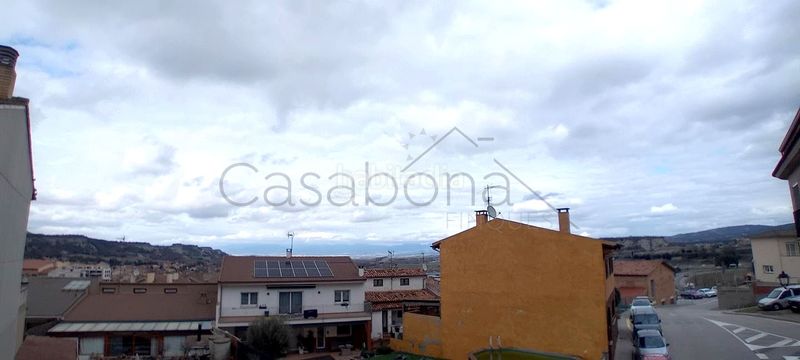 Foto c5a2a04f-a13e-4e44-bd92-b1b6a1f28515. Casa adossada amb calefacció a Tona