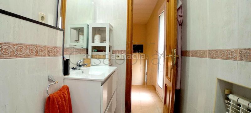 Foto f87c7f96-c305-4069-9bed-60494b7245f6. Casa adossada amb calefacció a Tona