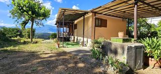 Casa a Vallgorguina. Baron�a del montseny. acogedora casa con vistas, sal�n, cocina,