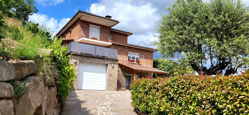 Foto 0d545066-14eb-4323-a9a5-40338cd20b7f. Casa amb piscina a Olost