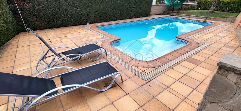Foto 19490e29-78c7-4a3b-b2ed-184fa28c9947. Casa amb piscina a Olost