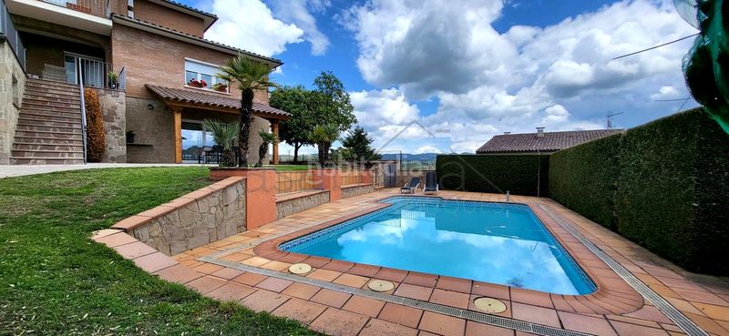 Foto 3a31cdc5-580c-434c-9e8b-276c9f0e6336. Casa amb piscina a Olost