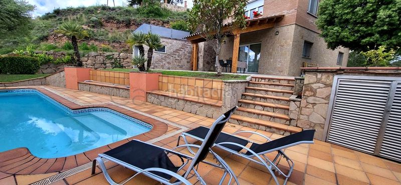 Foto 44009c9c-630a-48da-a00e-67e382cd4d8e. Casa amb piscina a Olost