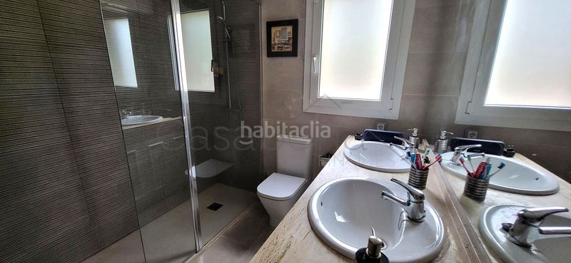 Foto b0bc2ff4-0bc3-4543-8d88-53849bed9fca. Casa amb piscina a Olost