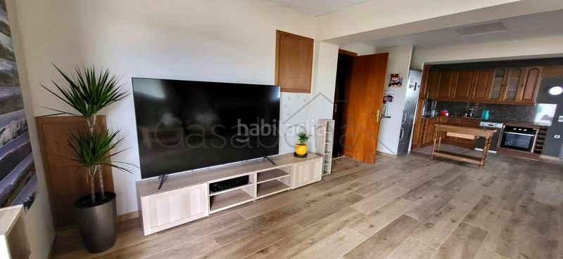 Foto b3220c0f-77a3-41bb-a4c6-8e98455dbfef. Casa amb piscina a Olost