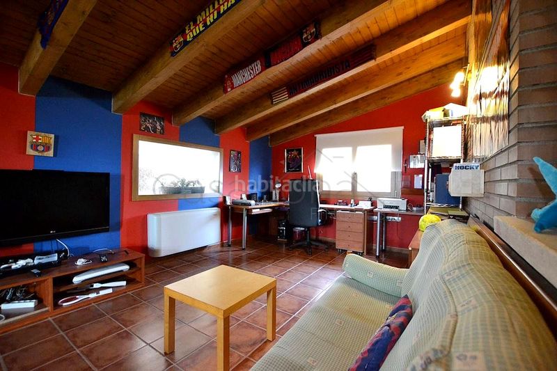 Foto b3bc9cec-e4ed-4afc-a113-f03fe58ccb2a. Casa amb piscina a Olost