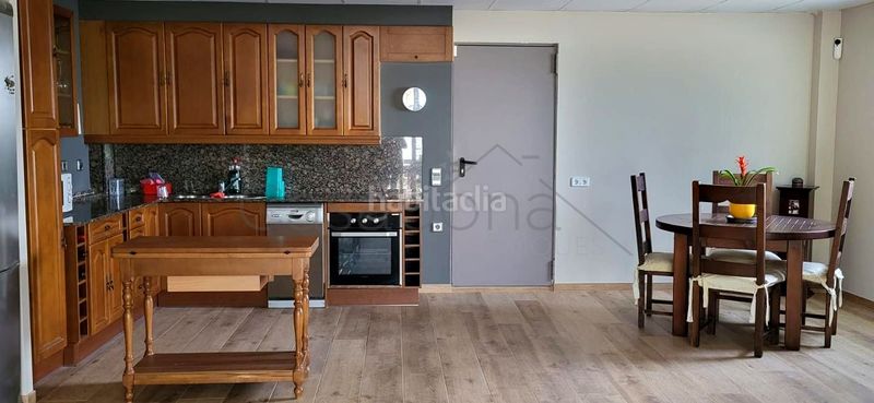 Foto ffd25dfb-a251-49ce-b344-9f5a936cad92. Casa amb piscina a Olost