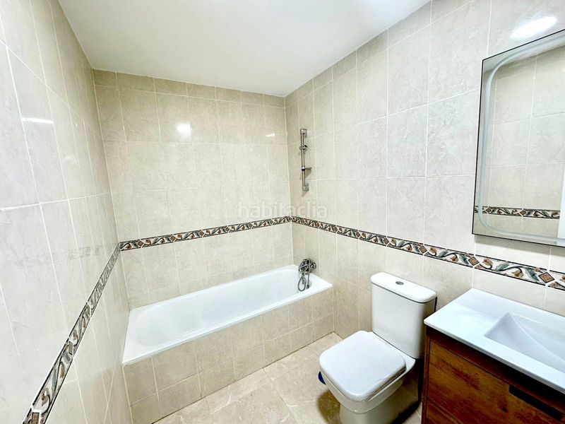 Foto 6c502b50-62bf-43d4-88d9-f60afc5f3bc8. Casa adossada amb aparcament piscina a Los Boliches Fuengirola