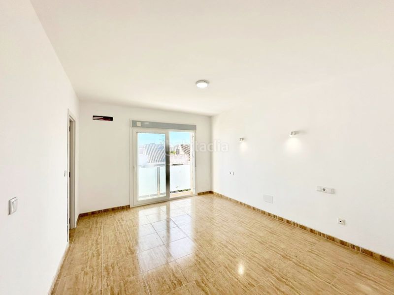 Foto 9a292720-124b-4968-8f17-1f77e74a17f4. Casa adossada amb aparcament piscina a Los Boliches Fuengirola