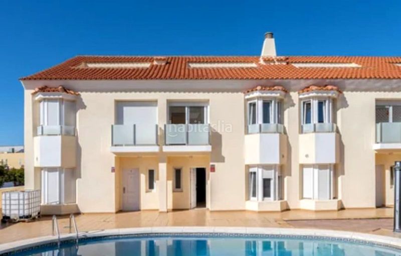 Foto baaab86f-5910-4677-99a6-c2b38152c0af. Casa adossada amb aparcament piscina a Los Boliches Fuengirola