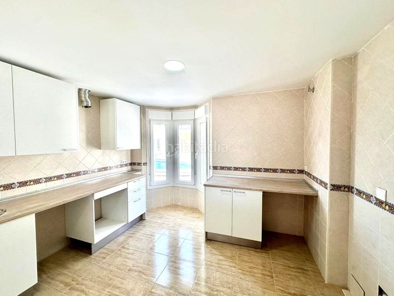 Foto c50ddb15-fecd-4ed8-8536-f783bc3c458e. Casa adossada amb aparcament piscina a Los Boliches Fuengirola