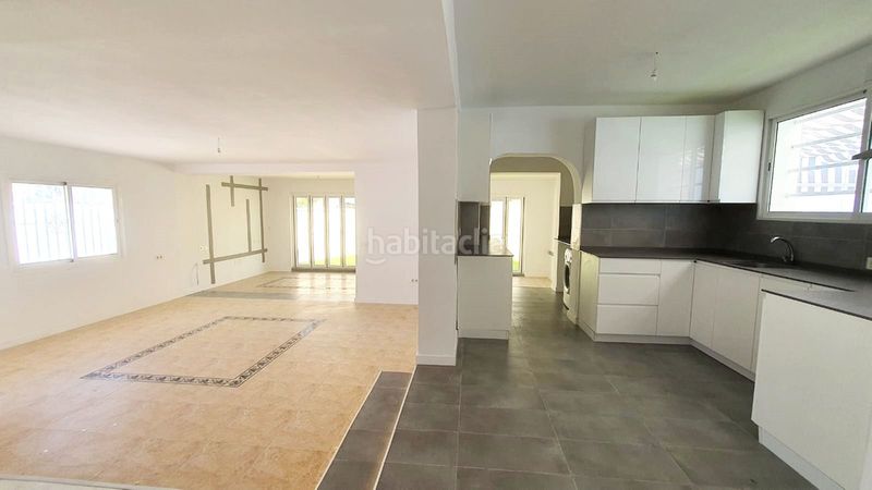 Foto 06cf72a1-587d-421b-b0d9-a9d23abc8292. Casa amb aparcament piscina a Torreblanca del Sol Fuengirola