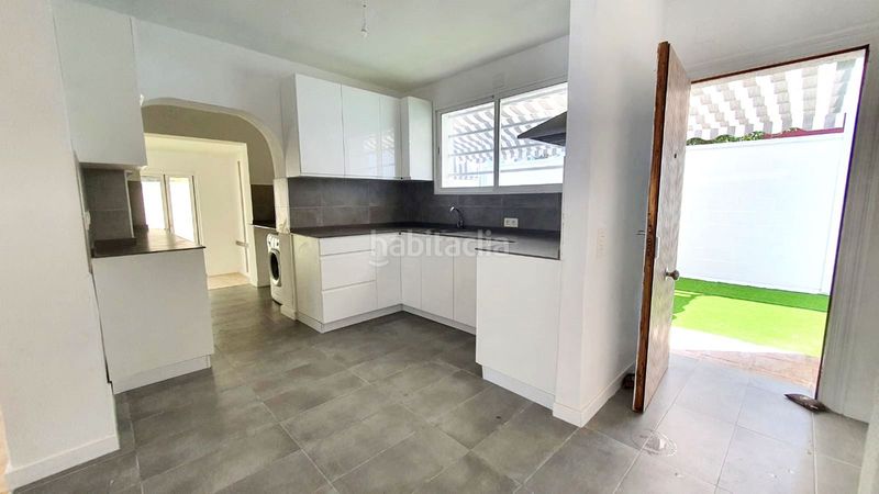 Foto 0d66b19a-e727-4bd7-983d-babda64b4957. Casa amb aparcament piscina a Torreblanca del Sol Fuengirola