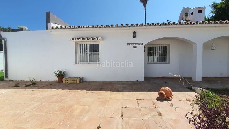 Foto 68842ff2-a7ab-4905-9b5a-7fb12d92ee1b. Casa amb aparcament piscina a Torreblanca del Sol Fuengirola