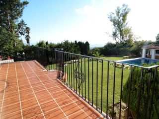 Chalet in Mijas pueblo. Villa independiente en venta en mijas pueblo con piscina y preci