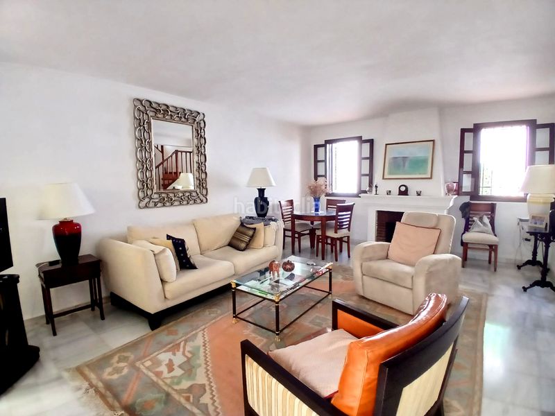 Foto 560d79bb-9283-4469-8176-3ed8015d4a10. Casa adossada amb xemeneia calefacció a Centro ciudad Fuengirola