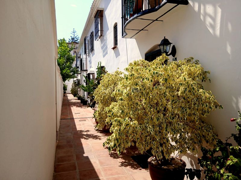 Foto 693cdfc7-875d-477c-94de-f10074f40f00. Casa adossada amb xemeneia calefacció a Centro ciudad Fuengirola