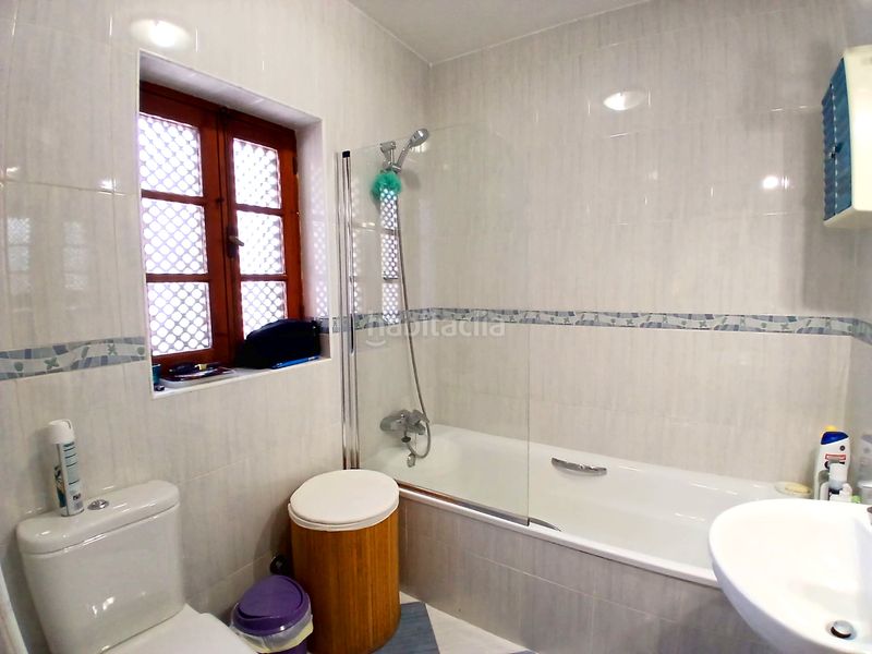 Foto 7b55942a-c1bd-4283-8073-5d872b7648d6. Casa adossada amb xemeneia calefacció a Centro ciudad Fuengirola
