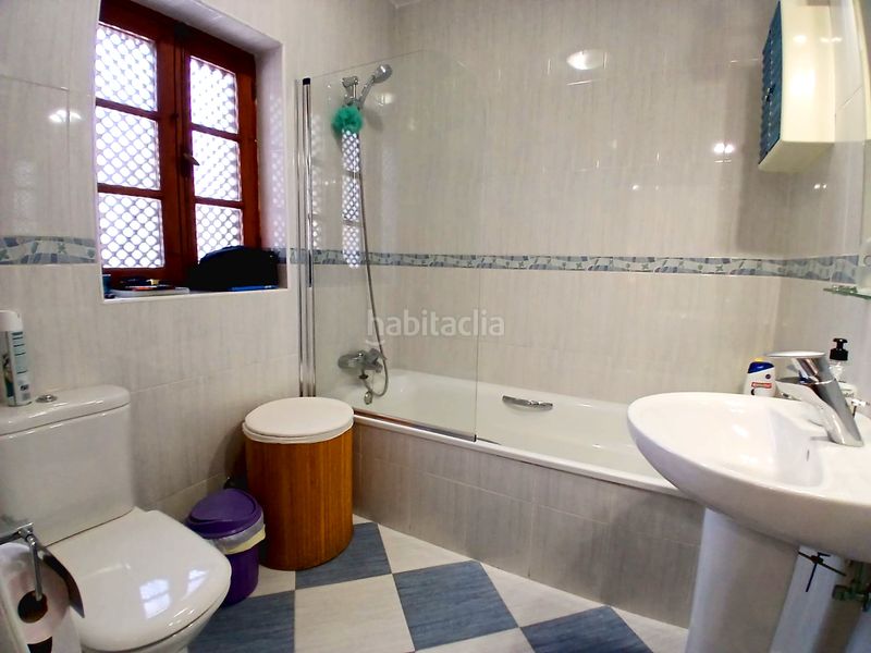 Foto 9e969b77-3ce9-4435-a197-50aab9cf5b60. Casa adossada amb xemeneia calefacció a Centro ciudad Fuengirola