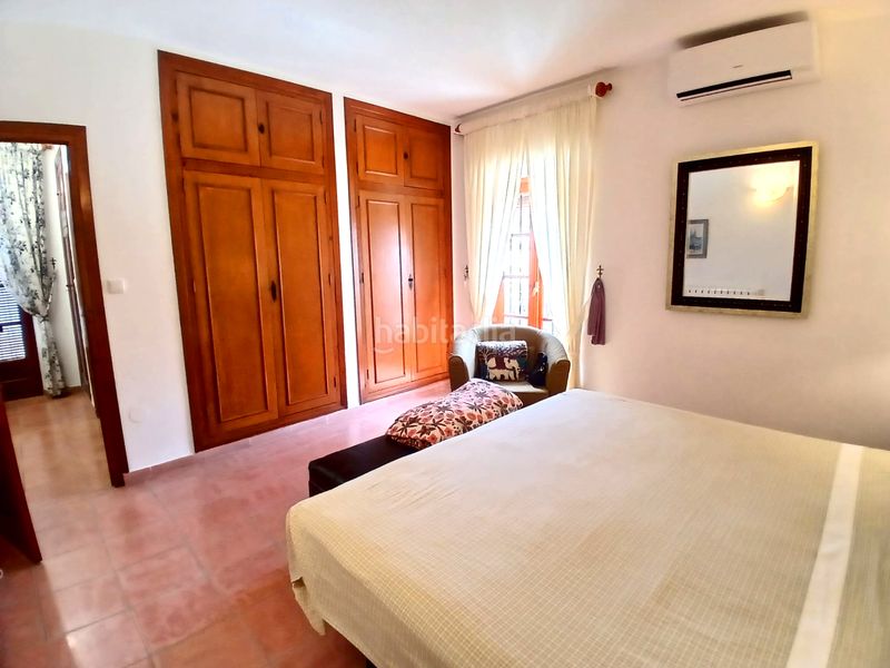Foto a9e3c0c5-707a-4254-a929-8e5ae892f853. Casa adossada amb xemeneia calefacció a Centro ciudad Fuengirola