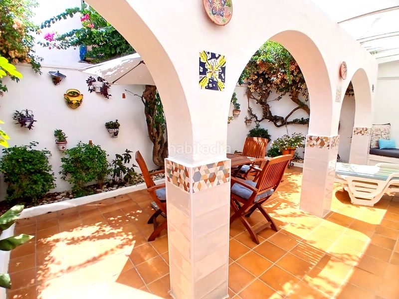 Foto d0f98549-b939-4445-bf5b-f5a6c613009e. Casa adossada amb xemeneia calefacció a Centro ciudad Fuengirola