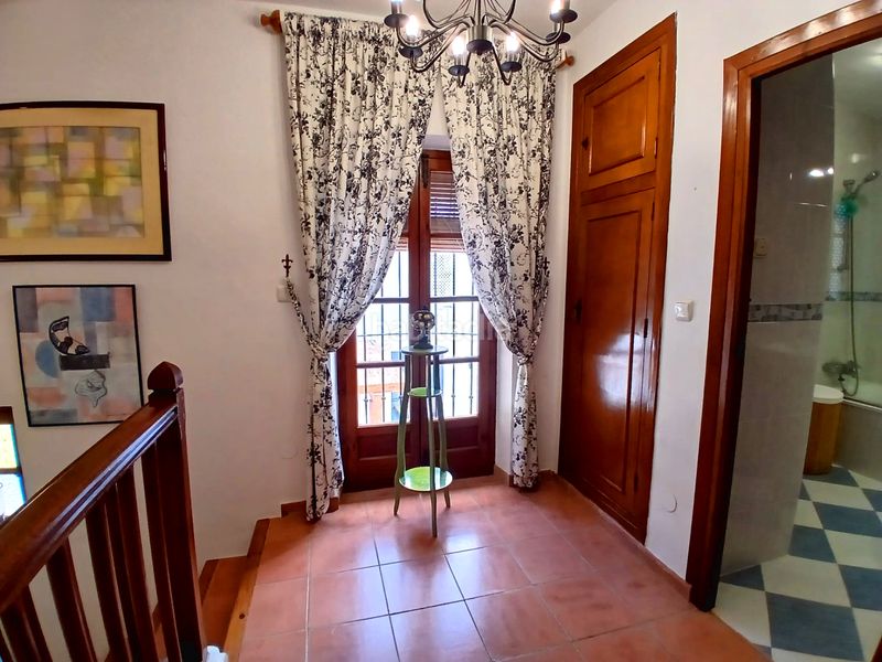 Foto d52dbcd3-7212-4f3b-b92d-5a67fdbe9c67. Casa adossada amb xemeneia calefacció a Centro ciudad Fuengirola