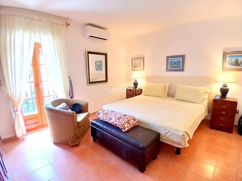 Foto ec487d6b-f247-4c99-afd5-454d2ff5c744. Casa adossada amb xemeneia calefacció a Centro ciudad Fuengirola