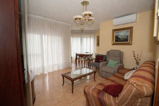 Pis a Coslada Pueblo. Piso en urbanización privada con garaje y trastero