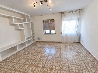 Etagenwohnung  Calle de salamanca. Piso céntrico en torrejón de ardoz, junto a transporte público.
