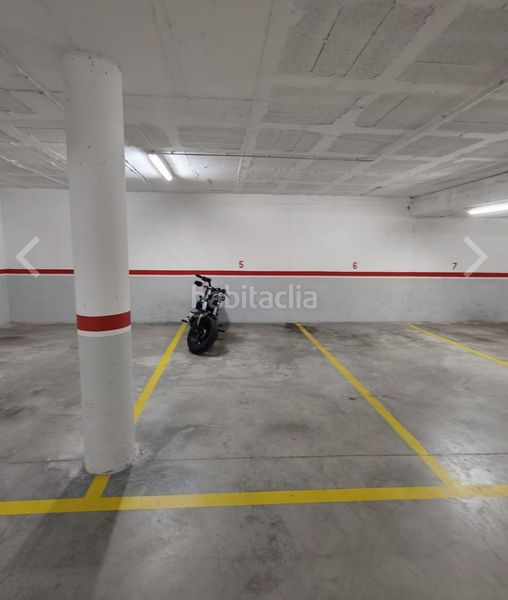 Foto 3b0d68b2-0f2e-41eb-a69d-acf3c5967305. Aparcament cotxe a Olot