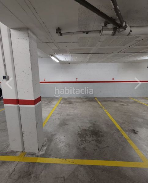 Foto 8cb90870-442b-4cd1-8d6b-c1e1a1730f69. Aparcament cotxe a Olot