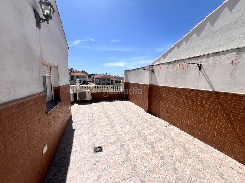 Foto 01d9c3fe-e914-4972-9747-c3d4ee779969. Casa en jardín Lucena Lucena