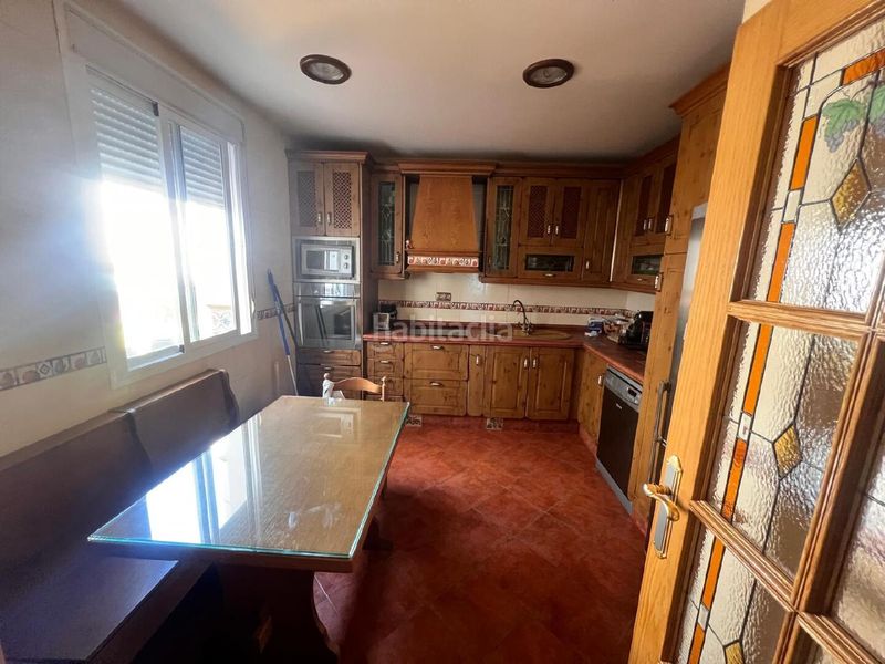 Foto cfbbde41-1f4e-46db-8da9-6bf3a6dd5628. Casa en jardín Lucena Lucena