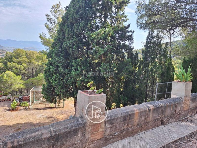 Foto a4b4a815-8f70-4a7c-9ab4-63d5db416938. Casa amb aparcament a Estivella