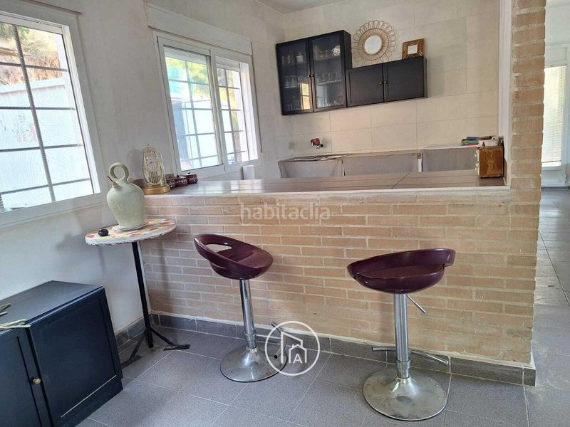 Foto bc0f1bdd-cf28-4658-8693-39a1ebe71239. Casa amb aparcament a Estivella