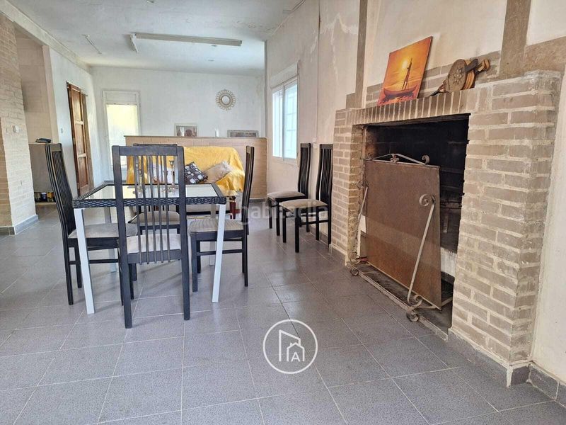 Foto e0845554-bc33-4077-a8c2-85dad08bda2f. Casa amb aparcament a Estivella