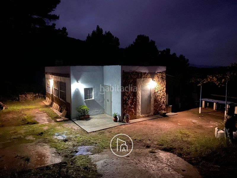 Foto f0b5284e-a6ca-484a-8e69-e347903cbcb0. Casa amb aparcament a Estivella
