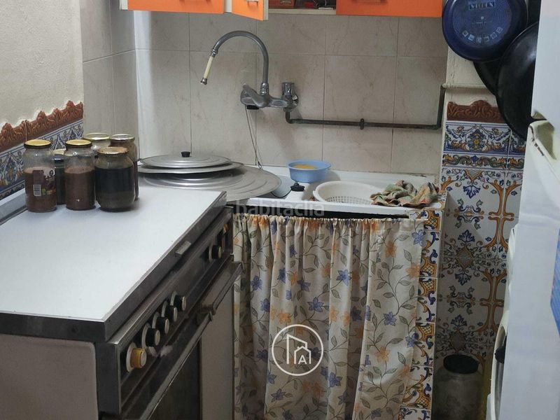 Foto 44c42d94-d933-4e8d-b50a-8ba8de2dd895. Local comercial a El Alborgí Paterna