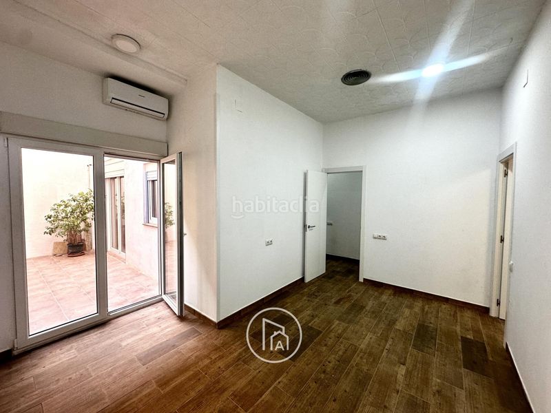 Foto b0765e4f-60bf-4575-8618-12f8e74562b2. Planta baixa amb calefacció a Barrio de Campanar Valencia