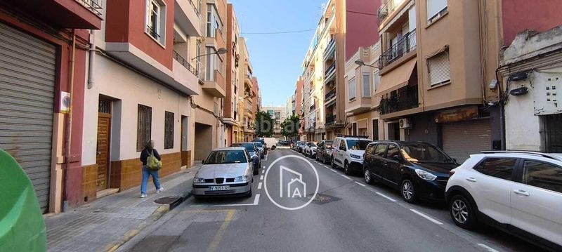 Foto dd482084-2952-478e-a7a1-d7eb6cf2d49d. Casa adossada a Torrefiel Valencia