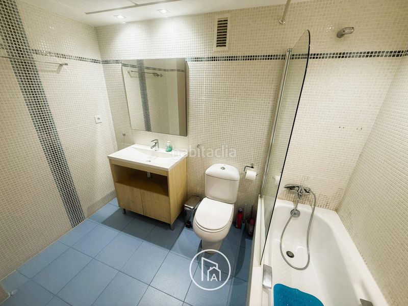 Foto a257fcdb-38ea-49ea-a190-de98777377dc. Pis amb aparcament a Casas Verdes Paterna
