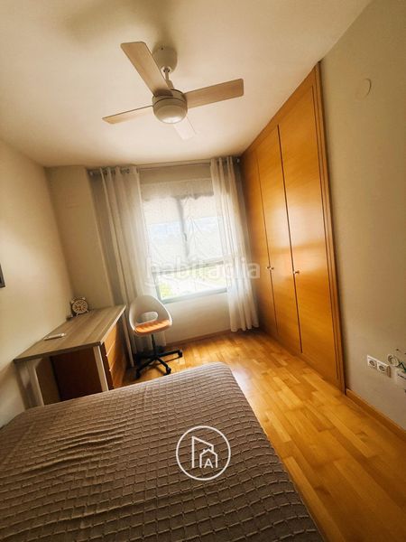 Foto a9c17fca-4201-4a33-b5f8-bdcbddbe9af8. Pis amb aparcament a Casas Verdes Paterna