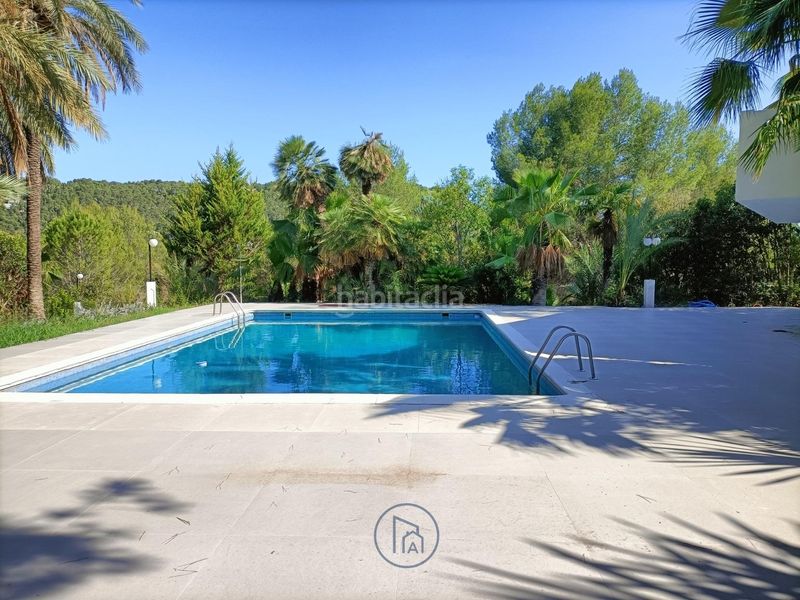 Foto a3fe0f3b-e786-47bb-8fc2-f8ce6682cc97. Xalet amb calefacció aparcament piscina a Las Pedrizas Chiva