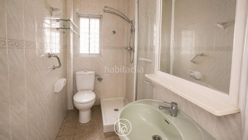 Foto f2dd8c4b-f56d-4d95-a3cd-0784b85e156d. Pis amb aparcament a Barrio Benicalap Valencia