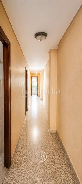 Foto f6caaa9e-a39c-481e-8529-695d70e61b77. Pis amb aparcament a Barrio Benicalap Valencia