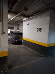Aparcament cotxe  Avenida del general perón. Plaza de garaje en venta junto a santiago bernabéu  azca  coche